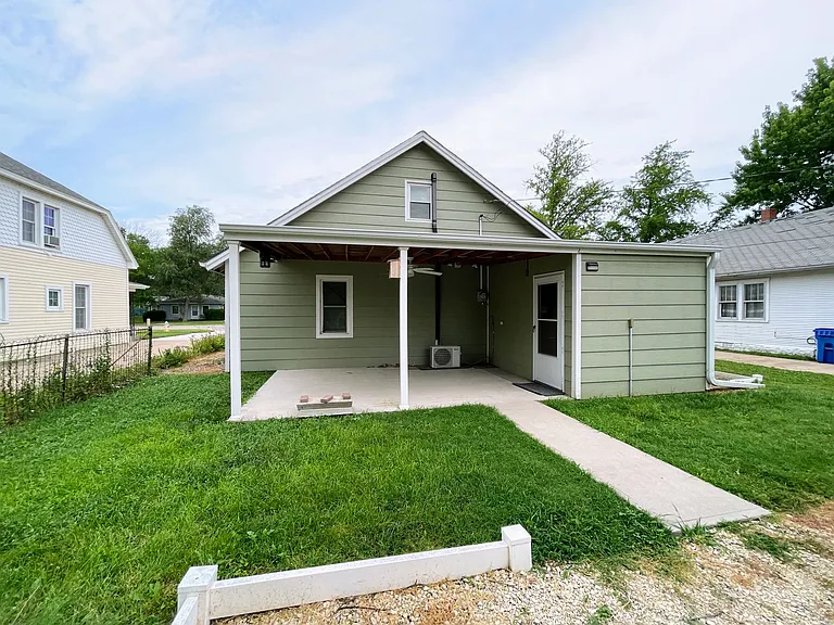 1002 N Grimes St — Photo 31