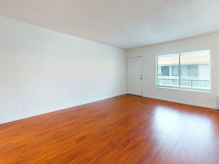 3525 Jasmine Ave — Photo 4