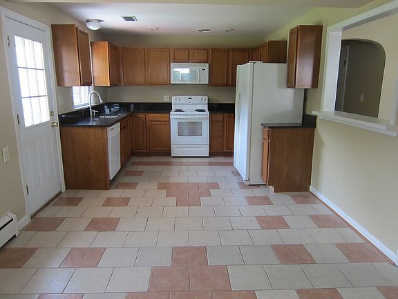 5th image of 1102 Moller Ave