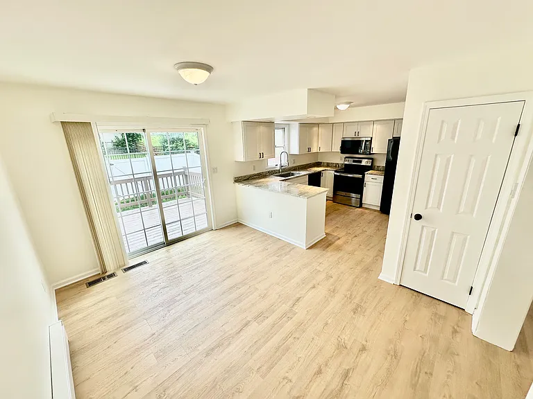 2220 Fox Run — Photo 17