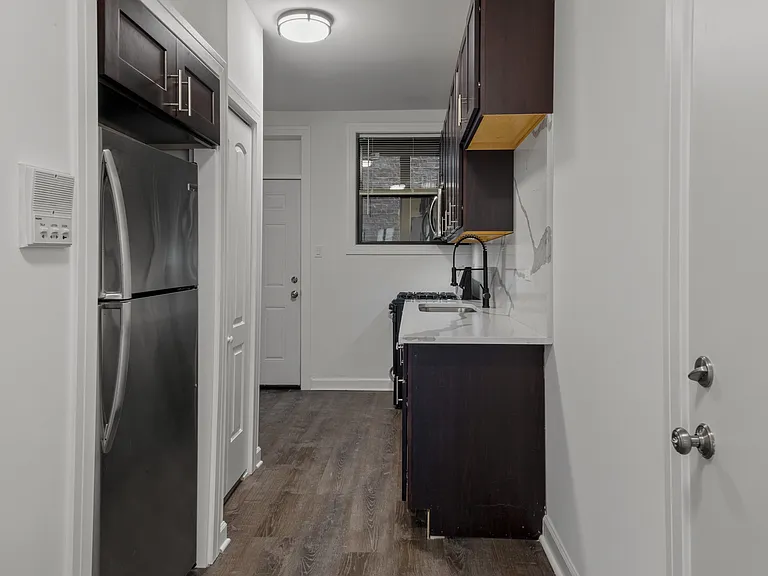 1904 N Whipple St #101 — Photo 5