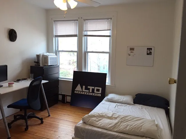 382 Hope St #1 — Photo 6