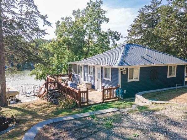 25955 206th Ave, Manchester, IA 52057