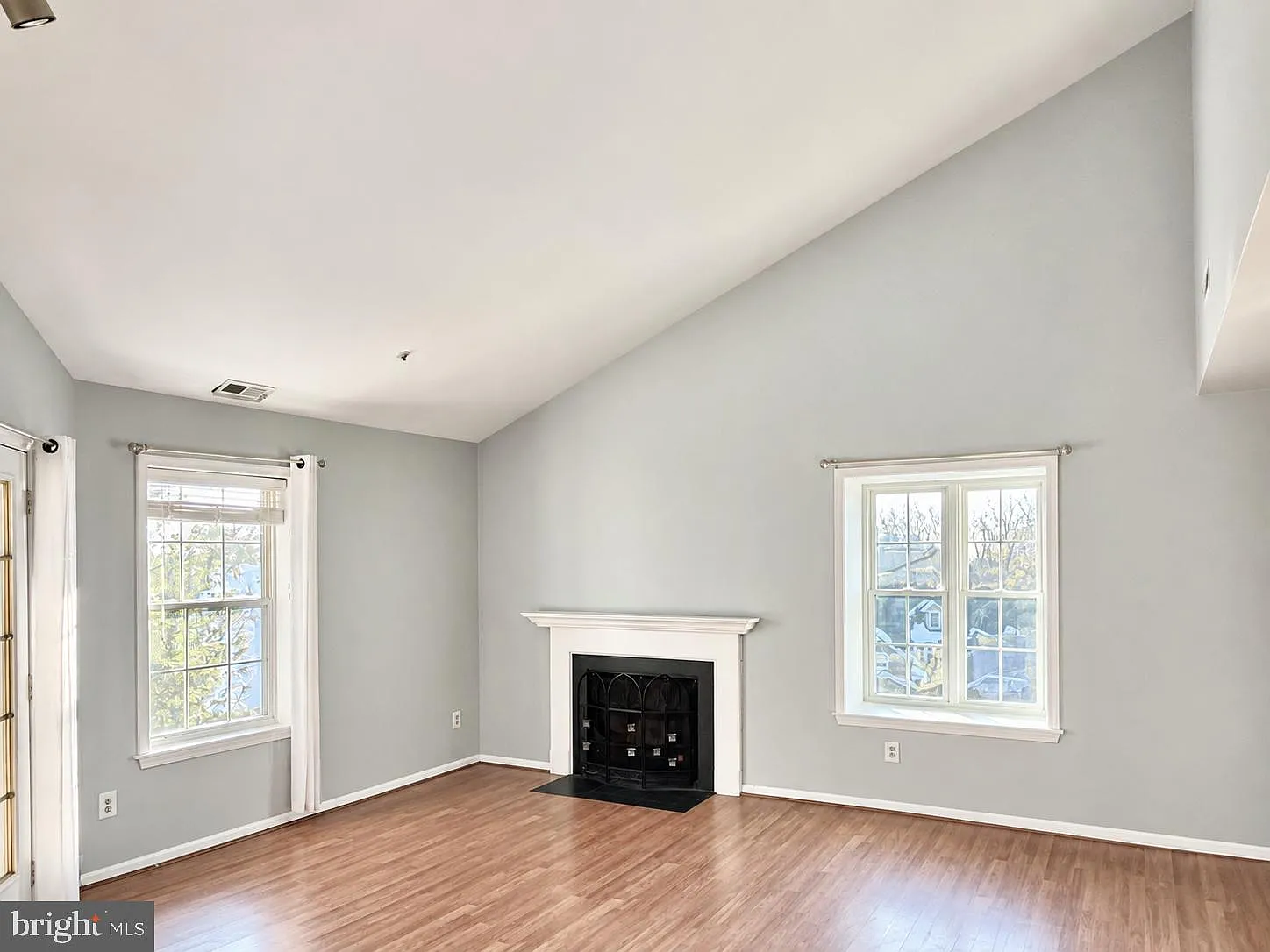 2 bed, 2.0 bath, 1000 sqft, $1,900 — Photo 3