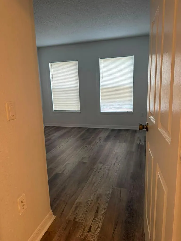 3 bed, 1204 sqft, $1,900 — Photo 4