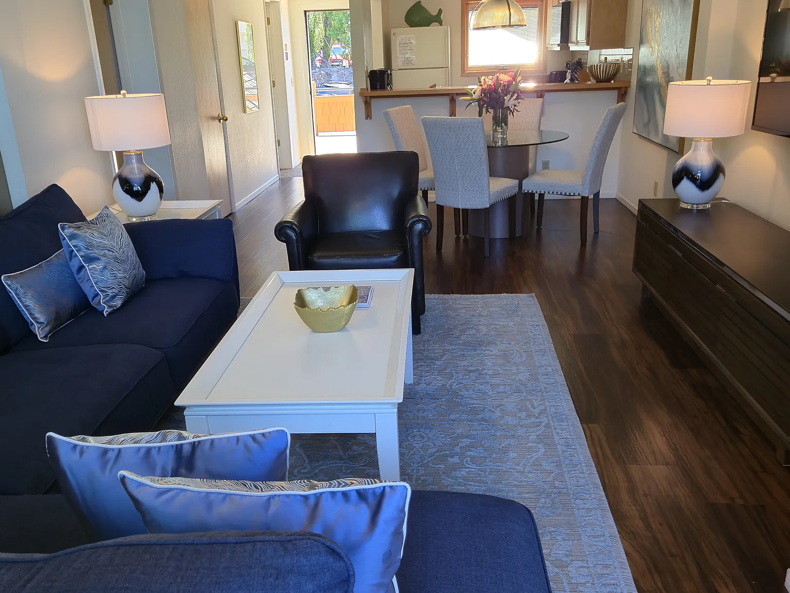 2 bed, 1.5 bath, $5,500 — Photo 1