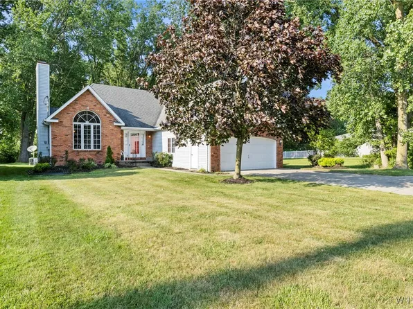 950 E Robinson St, North Tonawanda, NY 14120