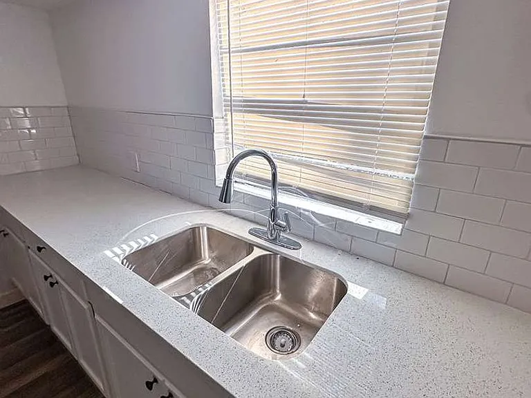 2555 Pierce St — Photo 32