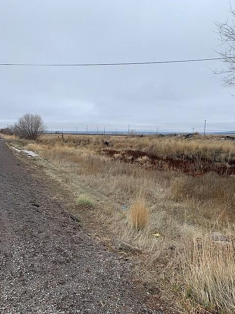 じあるまとぅら 8990 Highway 97 S, Klamath Falls, OR 97603 | Zillow