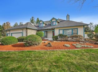 352 Countryside Dr, Santa Rosa, CA 95401