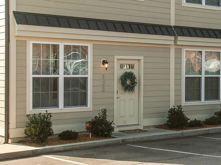 123 Porter Ter — Photo 3