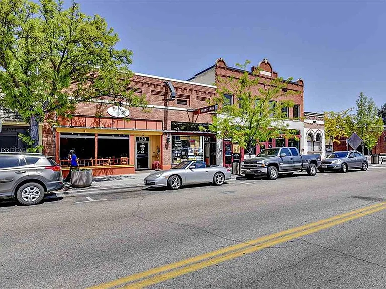 2340 N Warwick Ave — Photo 23