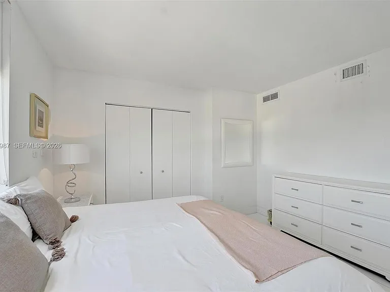 2600 E Hallandale Beach Blvd #T1902 — Photo 25