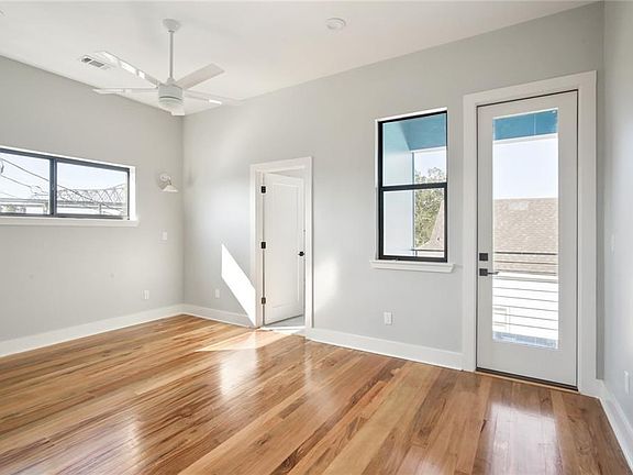 5th image of 1033 Verret St