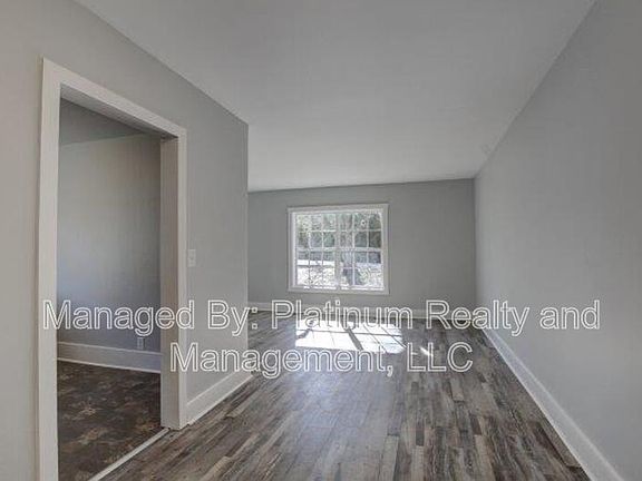 5th image of 7 Edgehill Dr