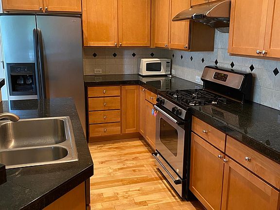 5th image of 18936 NE 67th Way Unit 104