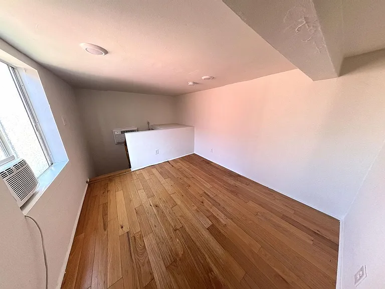 Big Momma Court Apts — Photo 15