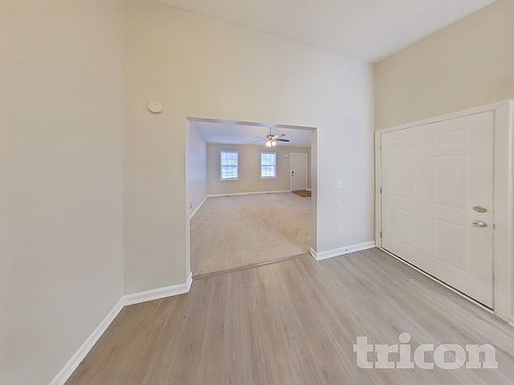 5th image of 125 Kennedy Dr