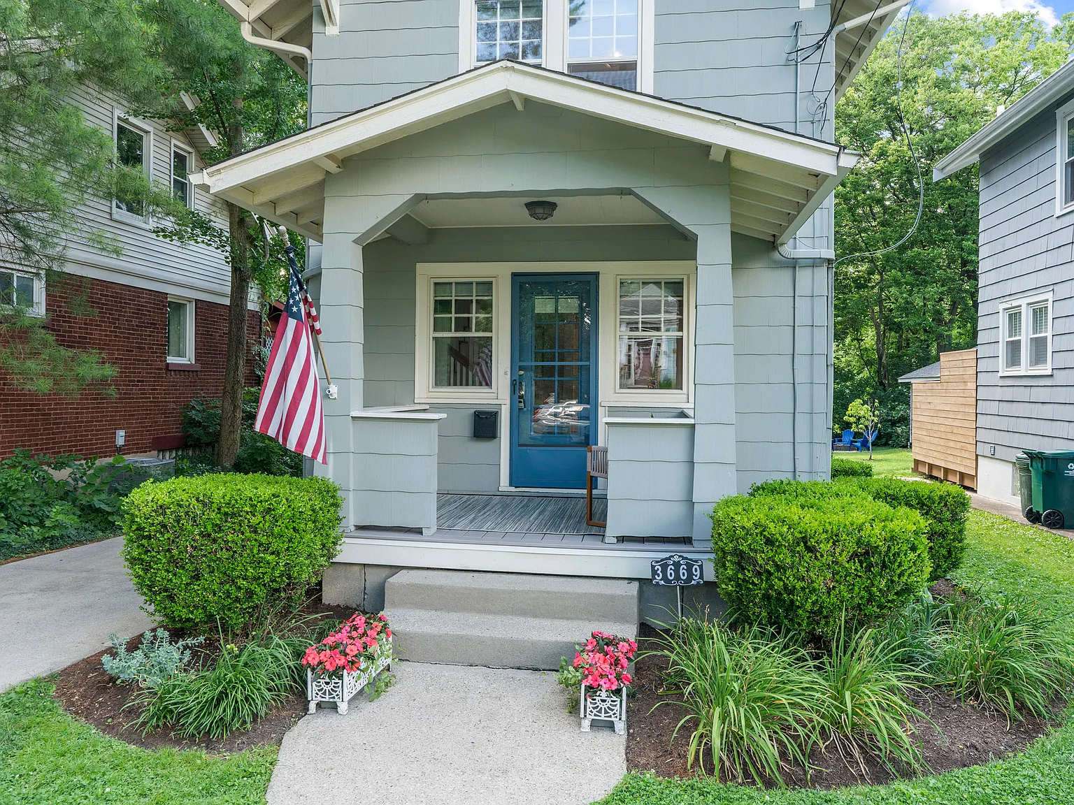 2 bed, 824 sqft, $3,000 — Photo 2