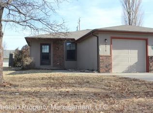2316 Butternut Ln, Manhattan, KS 66502