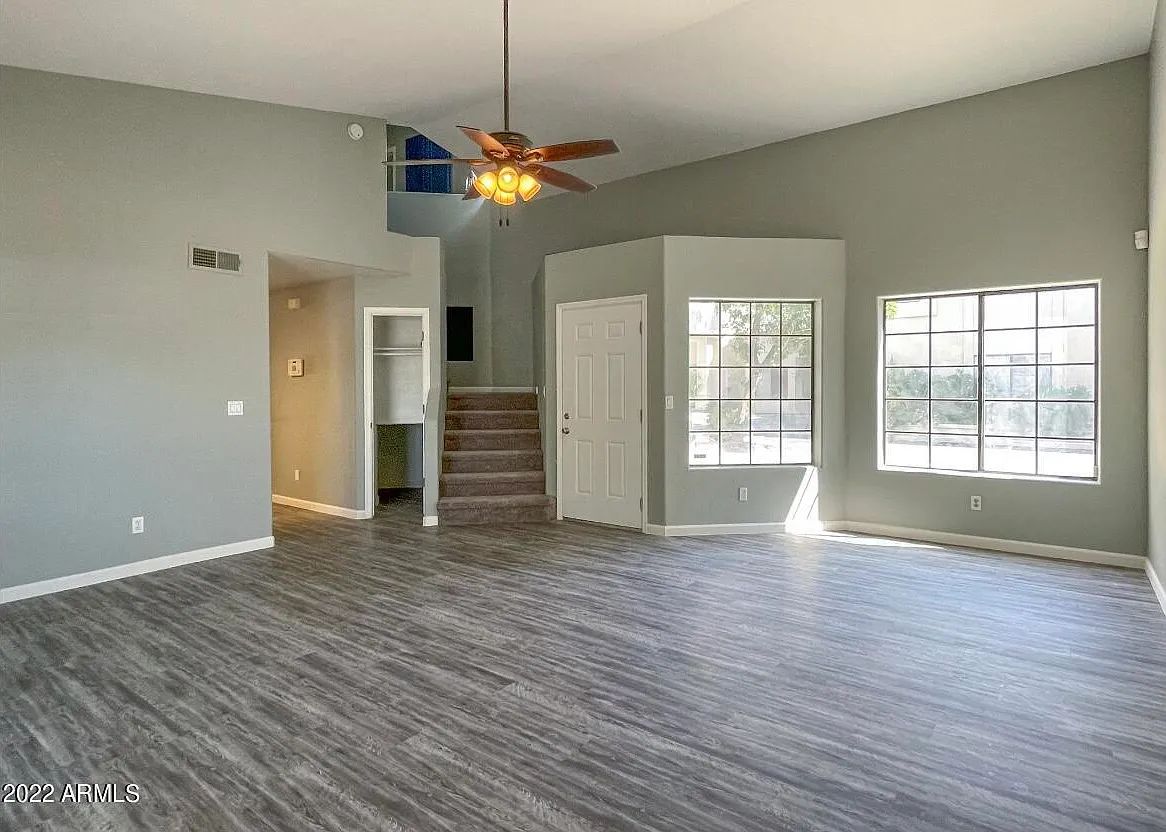 3 bed, 2.5 bath, 1959 sqft, $2,895 — Photo 3