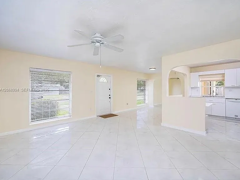 9402 SW 185th Ter — Photo 8