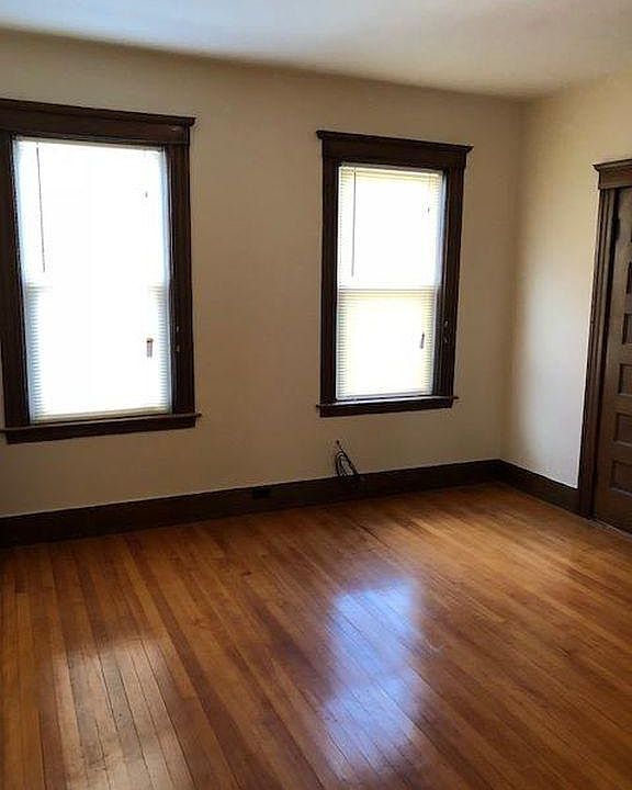 2nd image of 9 Euclid Ave #1