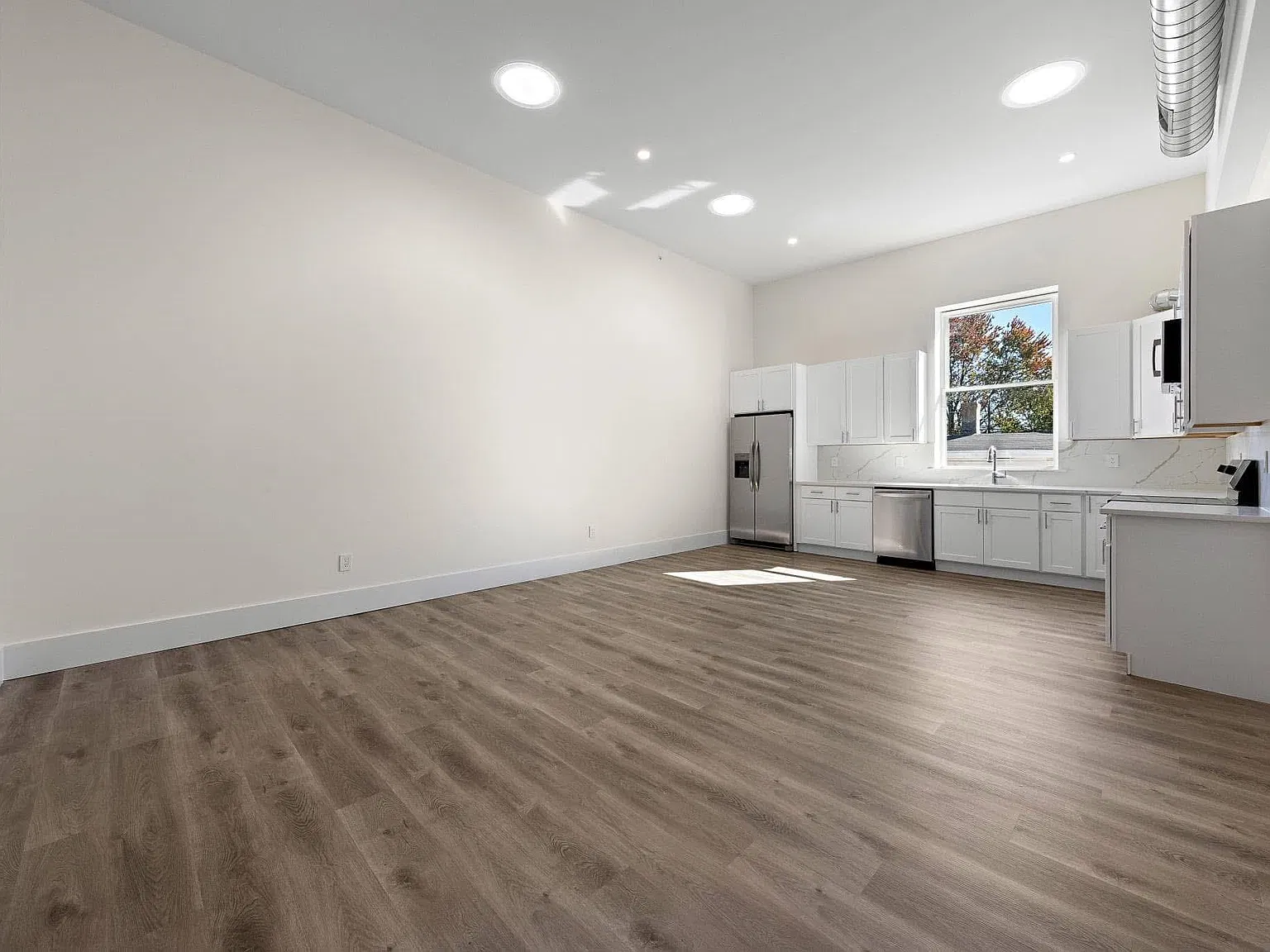 2 bed, 2.0 bath, 1000 sqft, $3,100 — Photo 4