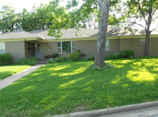 2200 Charboneau Dr, Waco, TX 76710