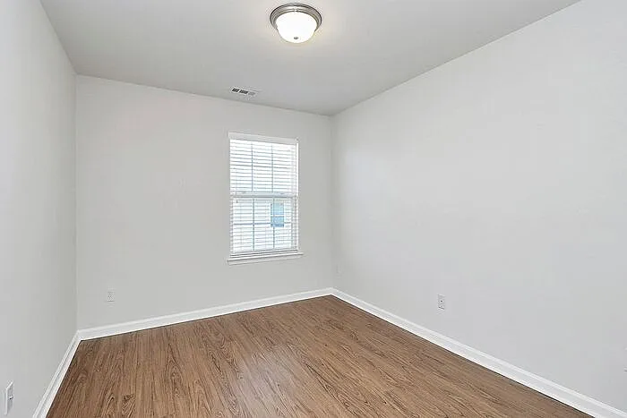13422 Erwin Rd — Photo 10
