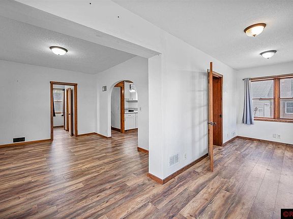 5th image of 101 N James St