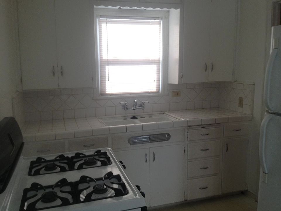 2nd image of 2732 1/2 Logan St
