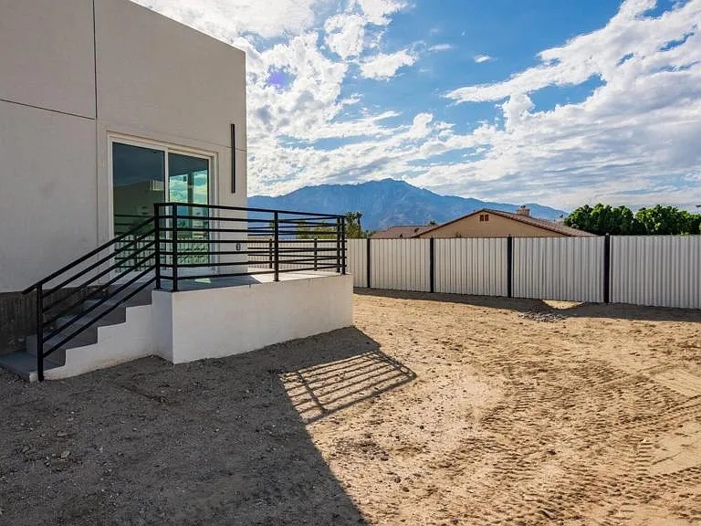 67670 Buckboard Ln — Photo 40