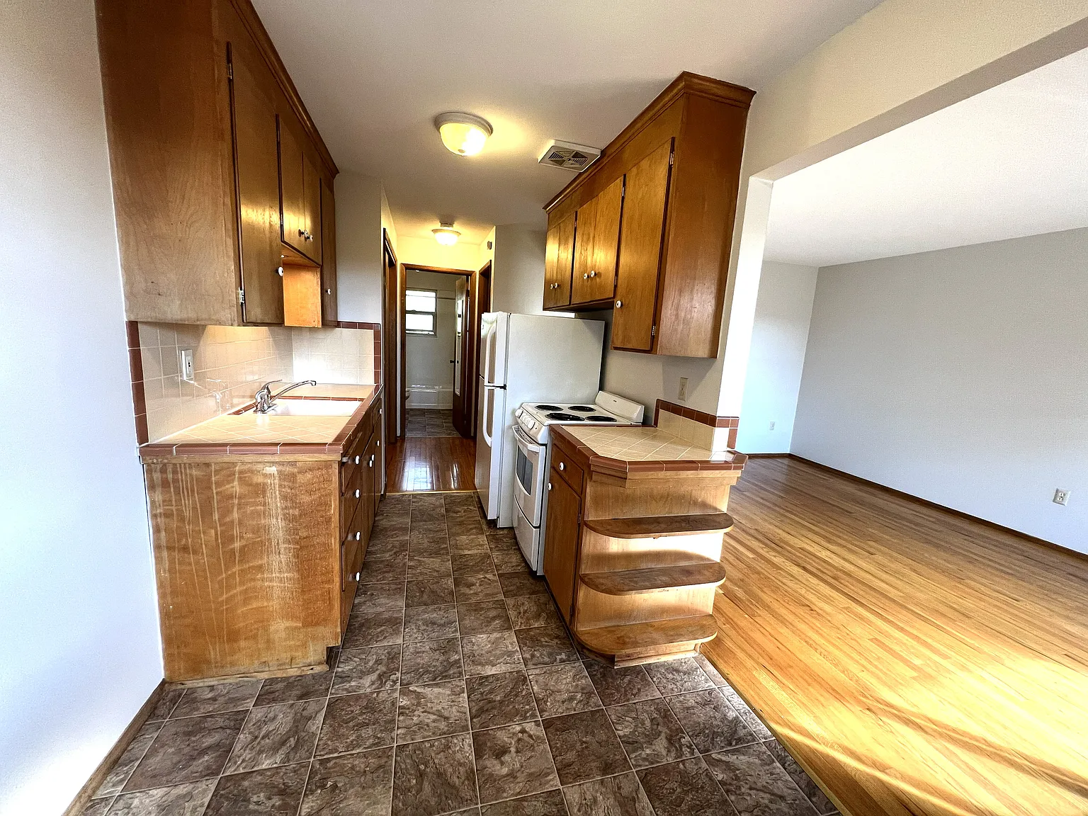1 bed, 525 sqft, $1,575 — Photo 2