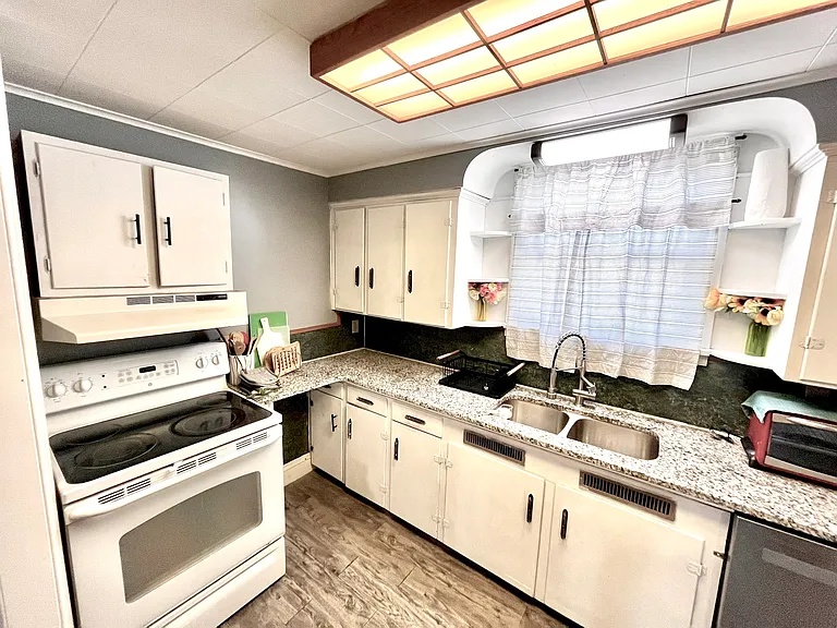 56 New St #56 — Photo 5