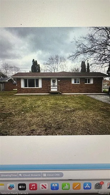 2 bed, 1.0 bath, 1905 sqft, $1,100 — Photo 1