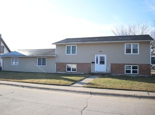 512 E Jackson St, Centerville, IA 52544