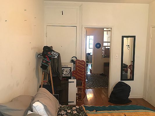 5th image of 294 Harman St #2