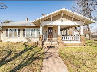 616 E Gilbert St, Henrietta, TX 76365