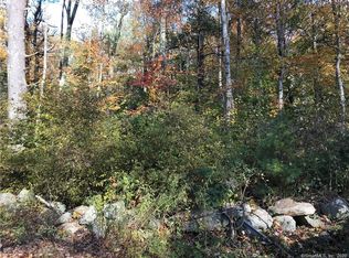 101 N Shore Rd, Voluntown, CT 06384