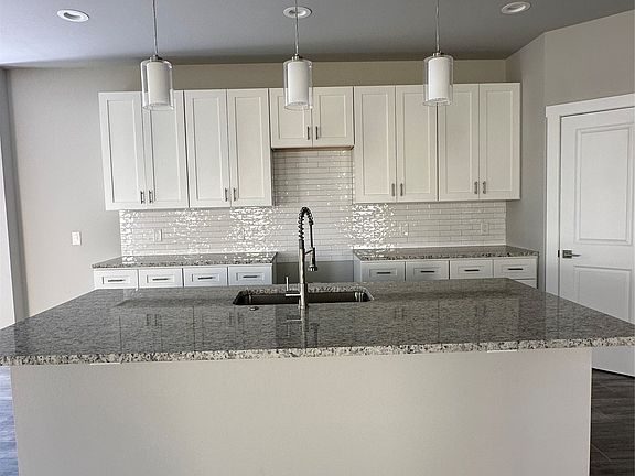 3rd image of 1320 Diceman Ave