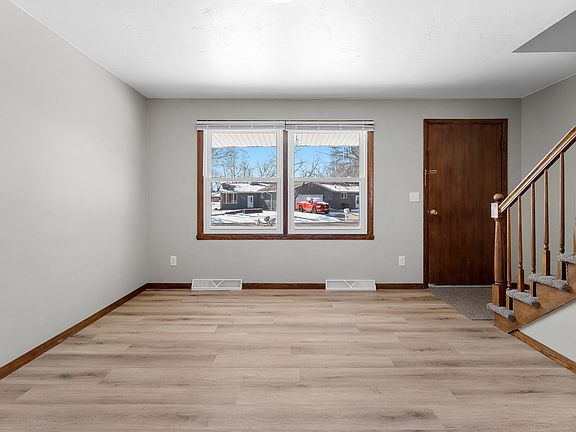 5th image of 919 Bonheur Ct #917