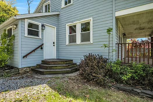2nd image of 6953 Lincoln Way E #E