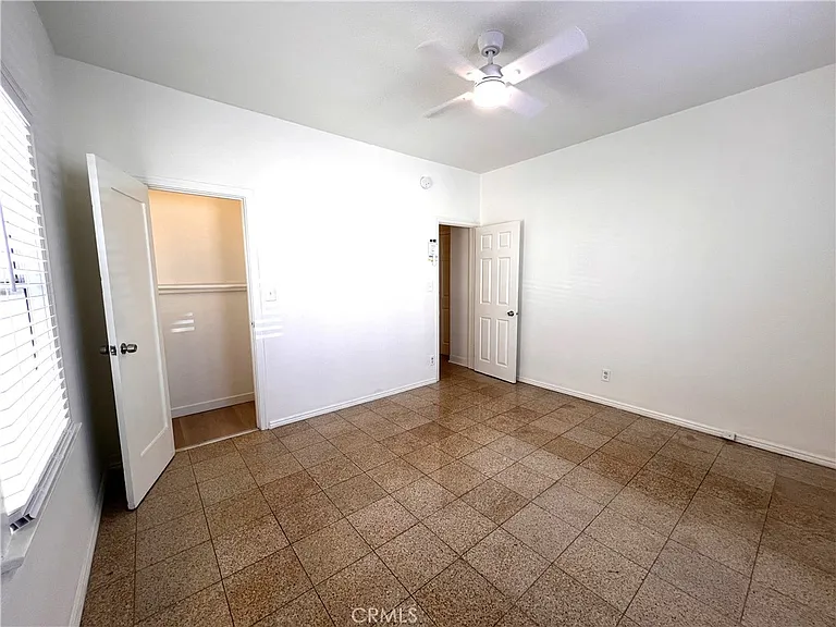 3919 Walton Ave — Photo 9