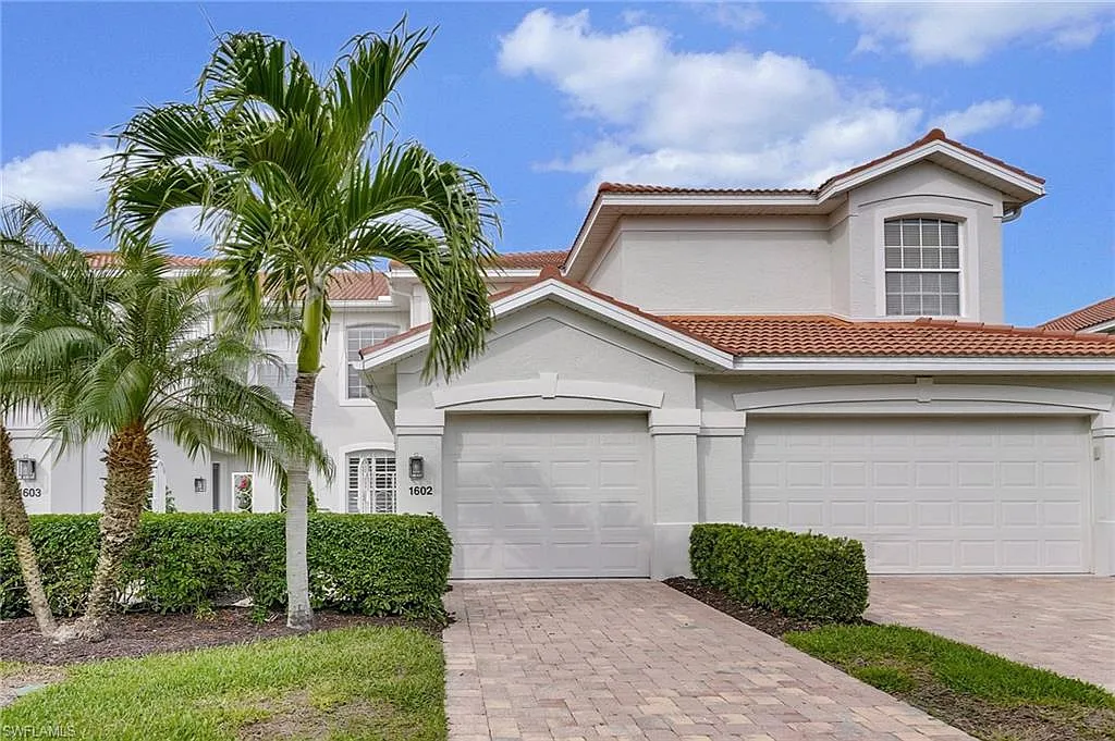 2 bed, 2.0 bath, 1633 sqft, $7,800 — Photo 2
