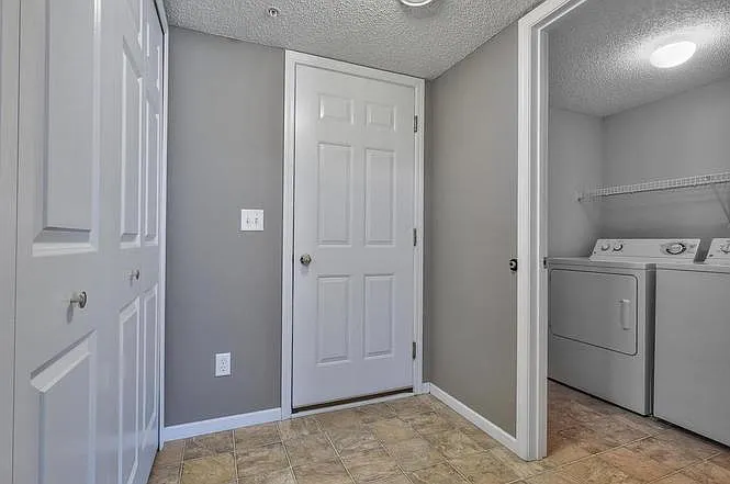 4 bed, 2379 sqft, $3,100 — Photo 3