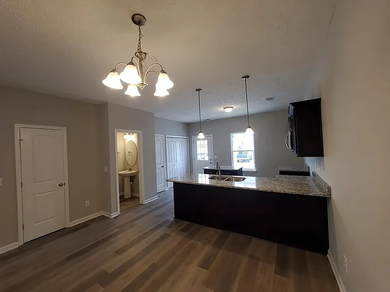 408 Rick McCormick Dr — Photo 2