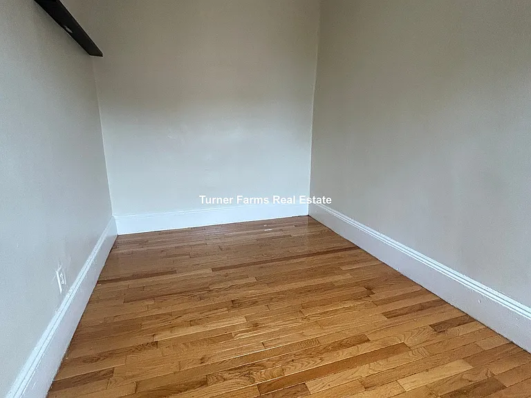 14 Wait St #3 — Photo 13