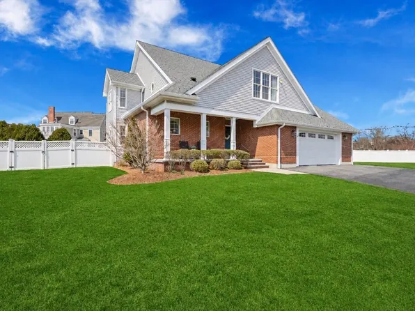 3 Shea Ln, Foxboro, MA 02035