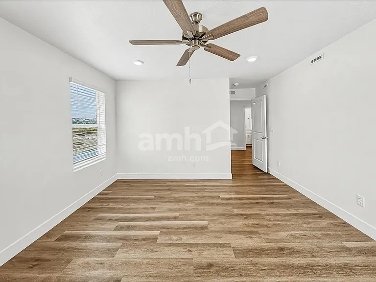 5498 W Damfield Ln — Photo 9